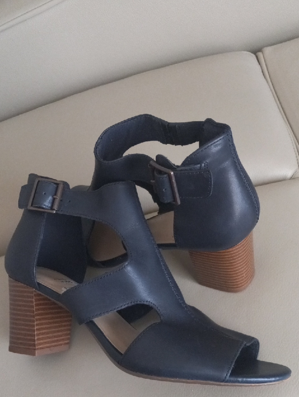 Clarks Navy Cutout Block Heel Sandals Size 9.5M